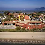 宜必思萨拉萨海耶若斯海滨酒店 酒店 耶尔
