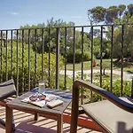 Hotell Ibis Thalassa Hyères